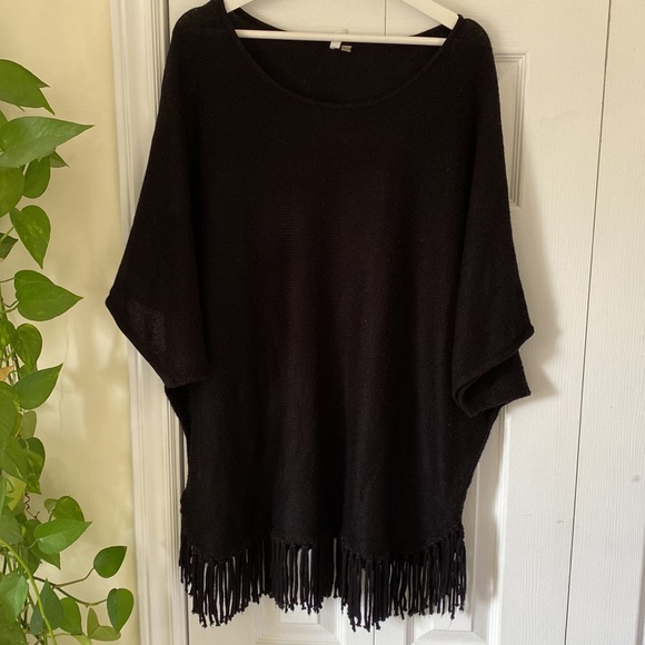 NY long fringed pullover sleeved cape black boho festival hippie fringe - Picture 2 of 11